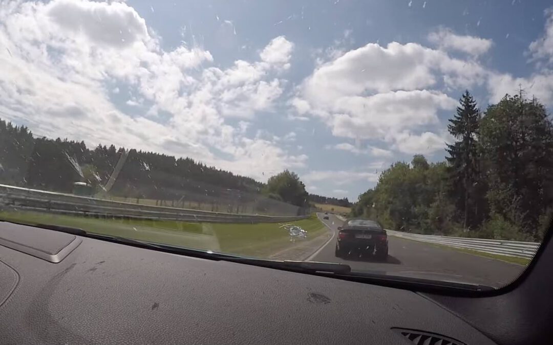 Video: BMW M2 remmen staken bij 200 km/u