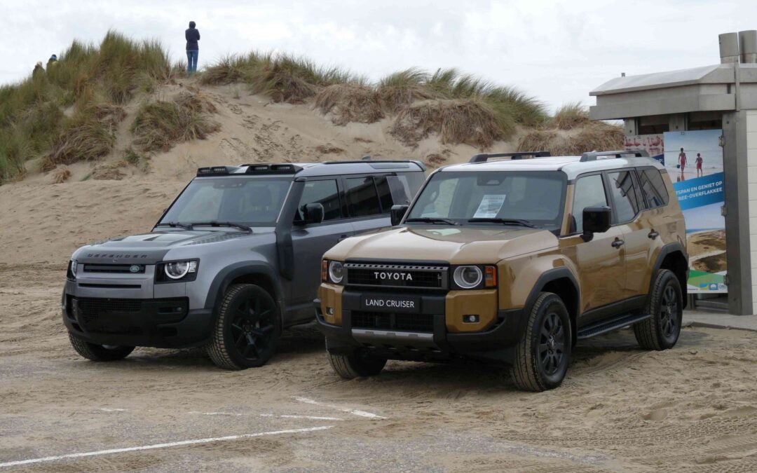 Gespot – De nieuwe Land Cruiser vs. een Defender