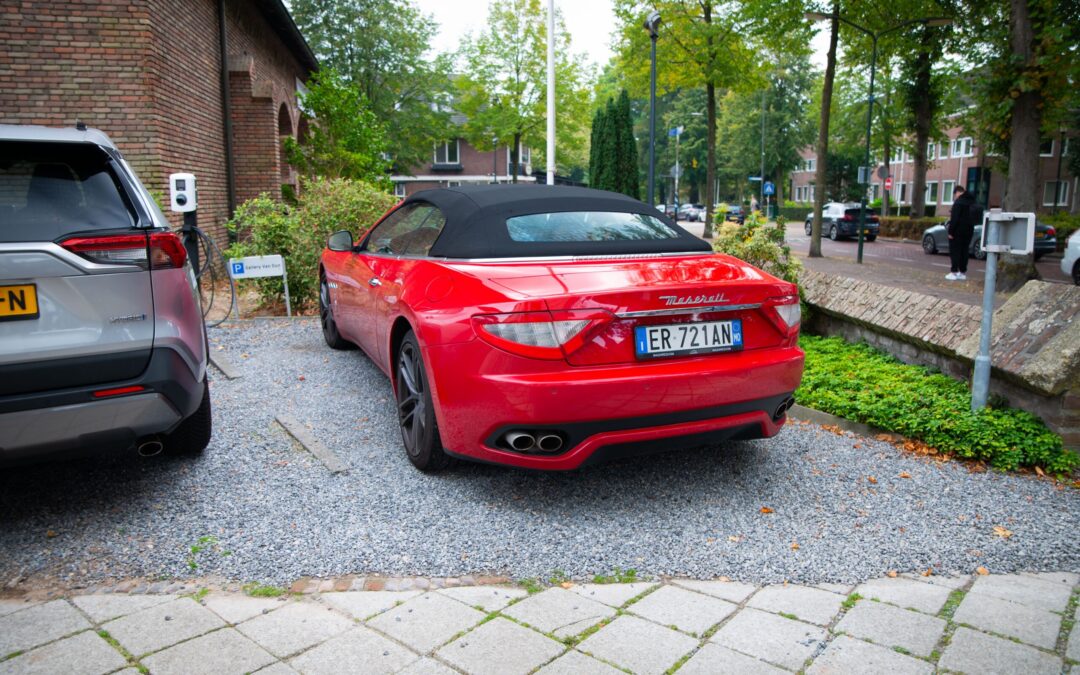 Gespot – Ferrari-rood op een Maserati, mag dat?